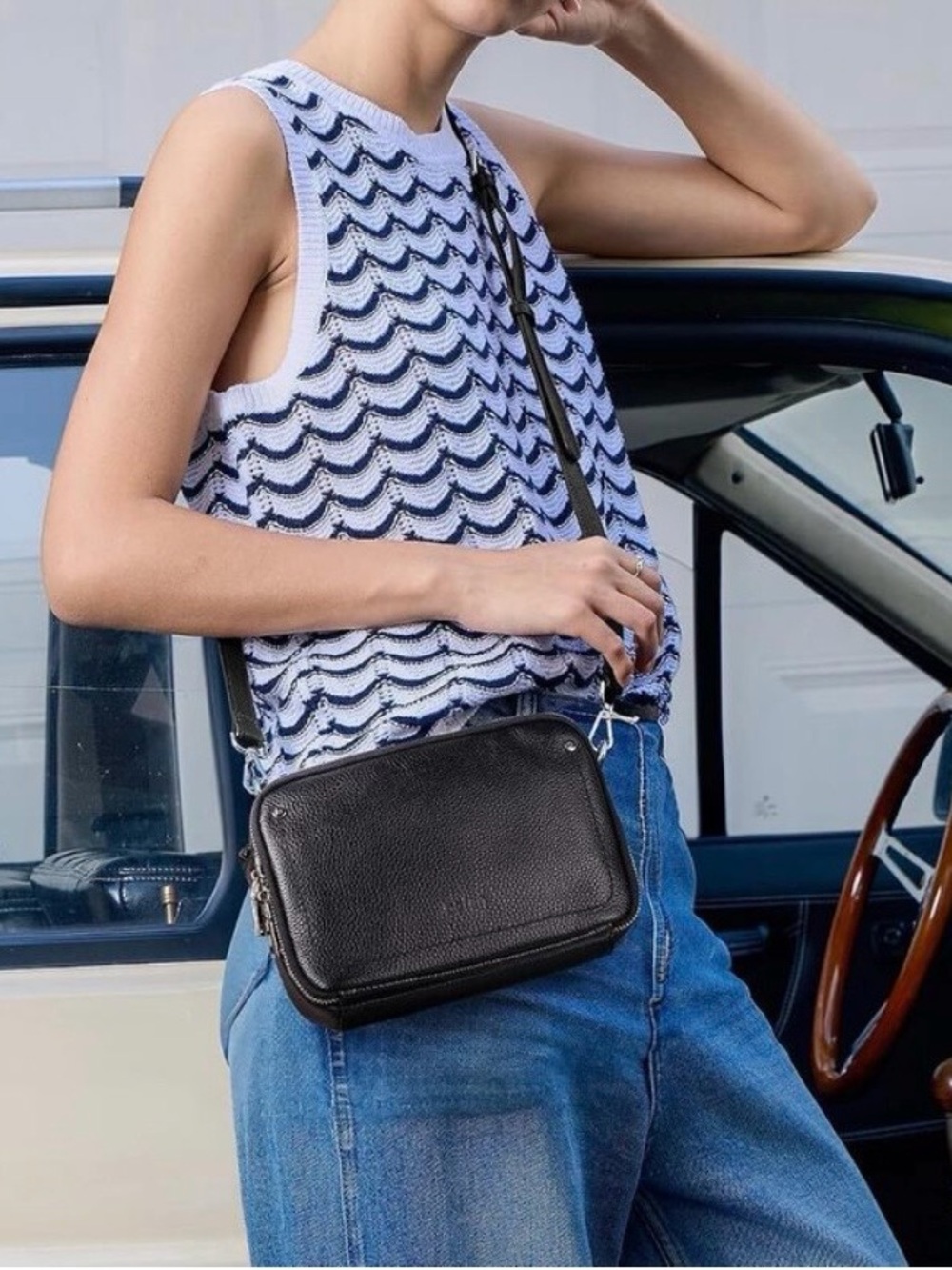 Genuine Leather Black Crossbody Bag Built-In RFID Wallet Adjustable Strap